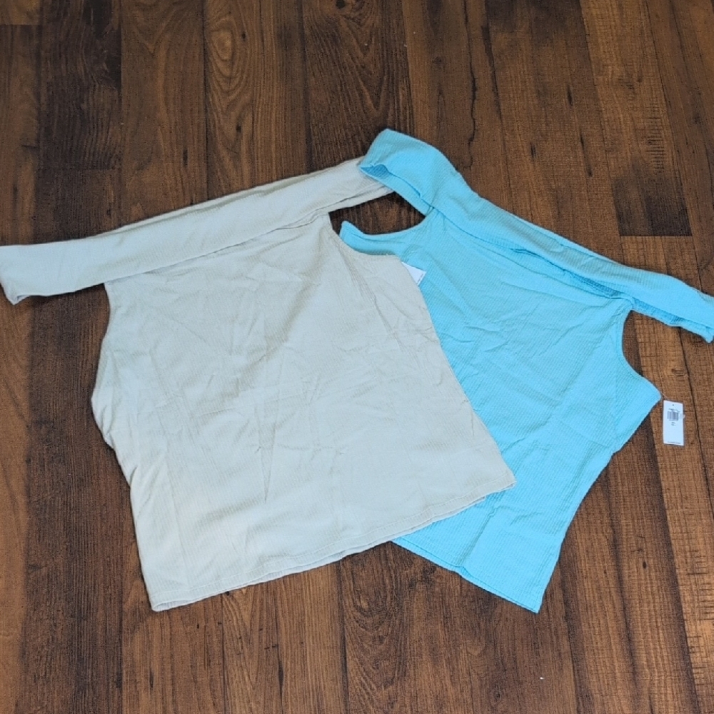 Old Navy Ribbed Off-Shoulder Top in Blue